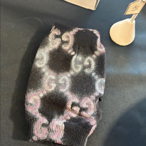 Black and Pink Fingerless Gloves inspired designer - Picture 2 of 4